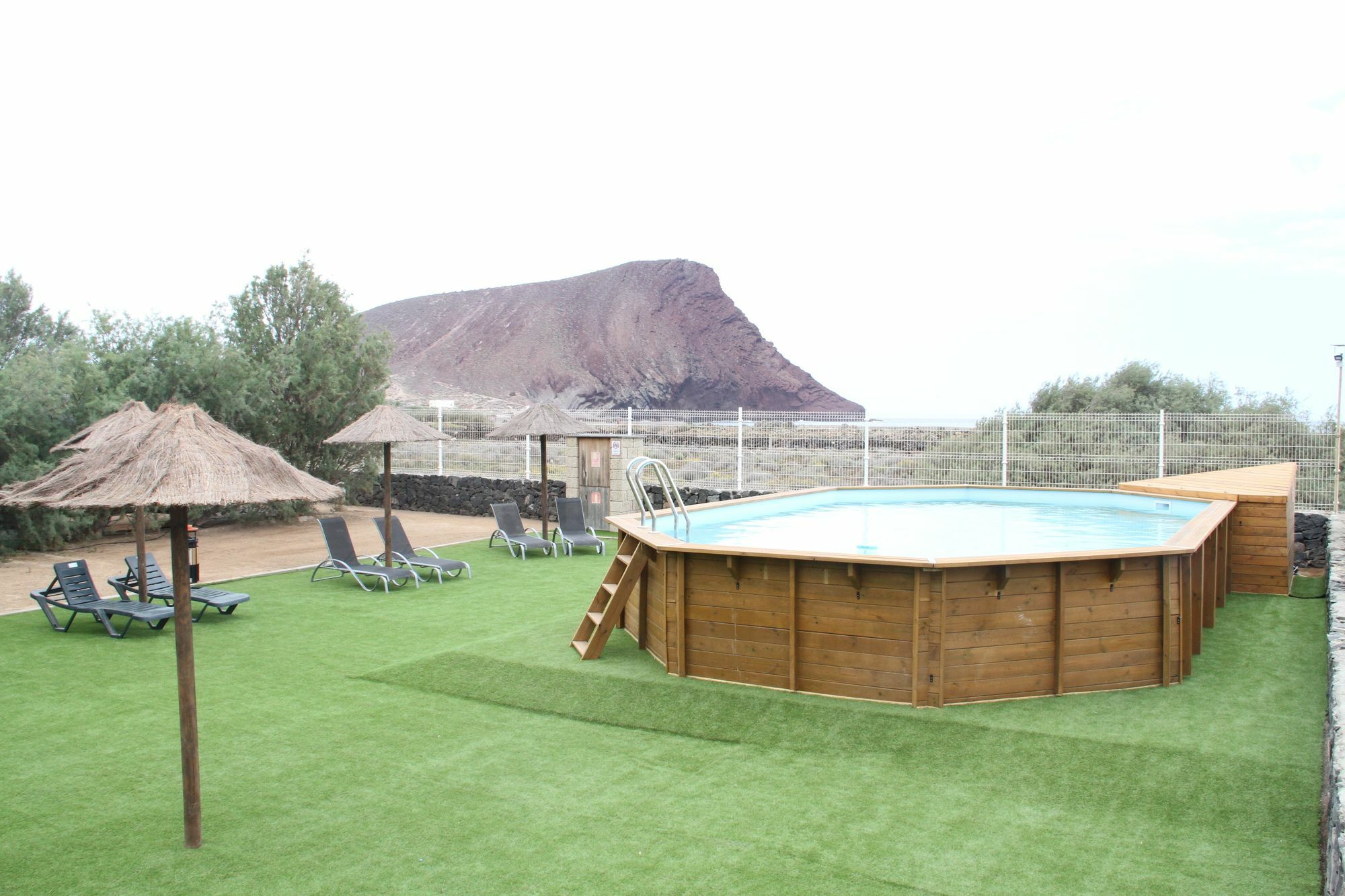 Eco-Wooden Houses Camping Montana Roja 厄尔梅达诺 外观 照片